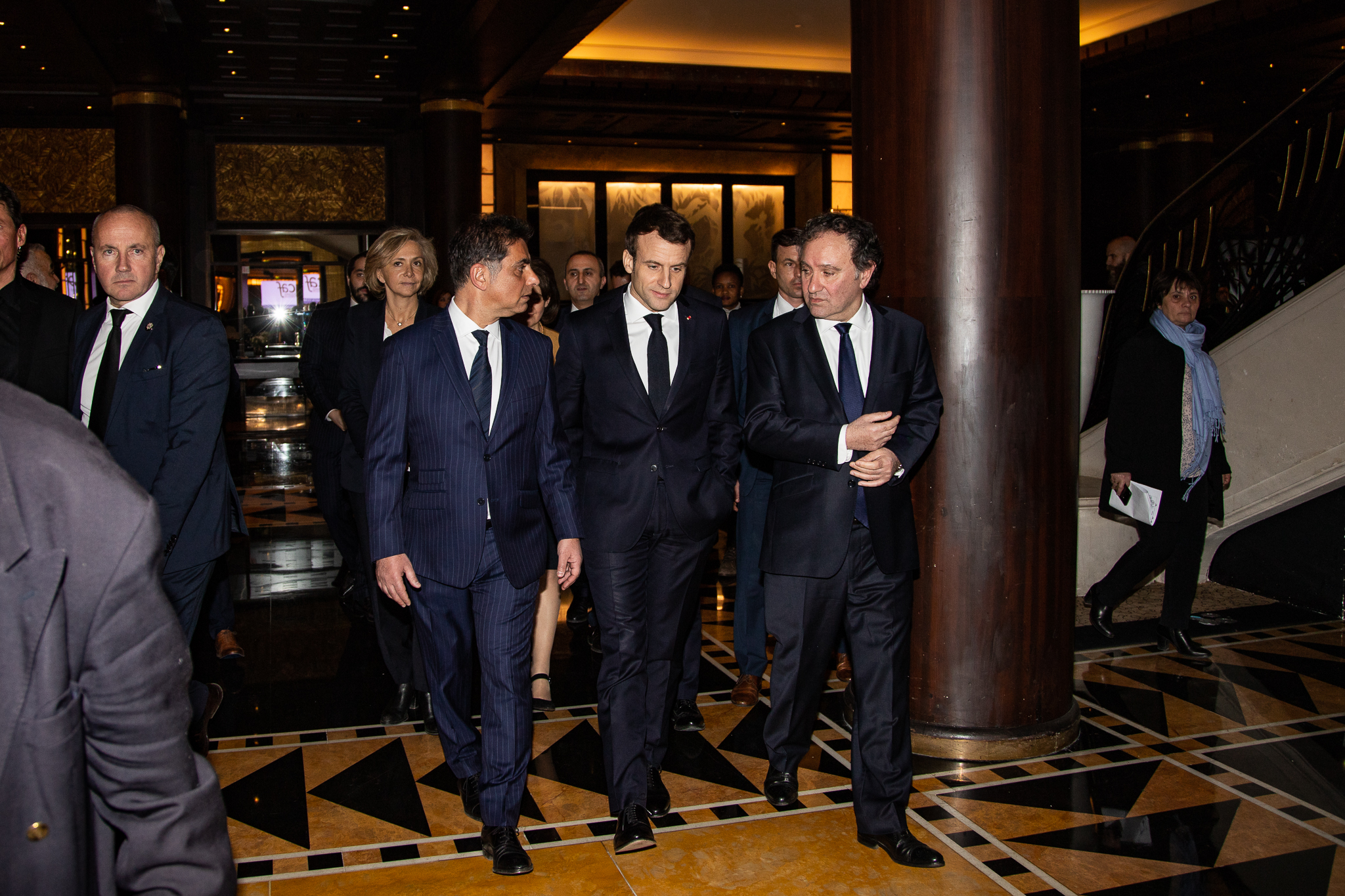 Ara Toranian et Franck Papazian accueillent Emmanuel Macron au dîner du CCAF